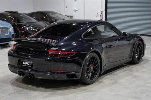 2017 Porsche 911 Carrera GTS