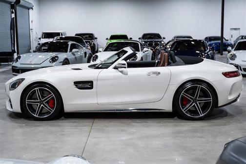designo Diamond White Metallic 2018 Mercedes-Benz AMG GT C