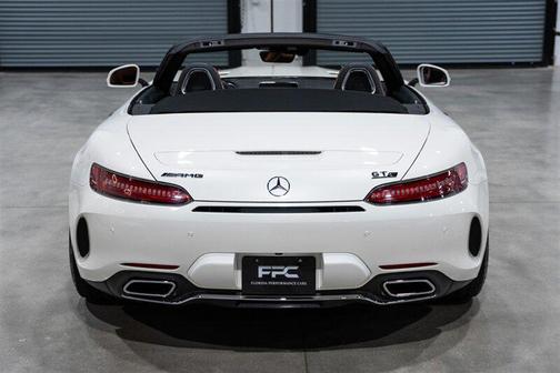designo Diamond White Metallic 2018 Mercedes-Benz AMG GT C