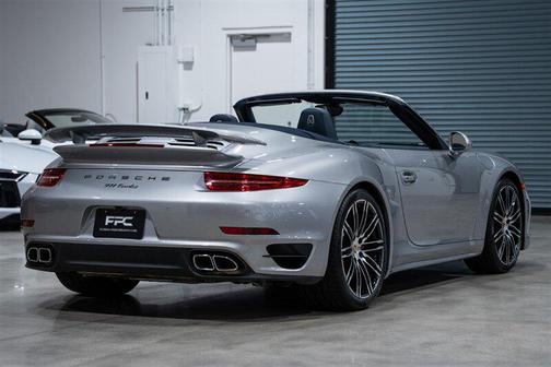 GT Silver Metallic 2015 Porsche 911 Turbo
