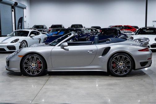 GT Silver Metallic 2015 Porsche 911 Turbo