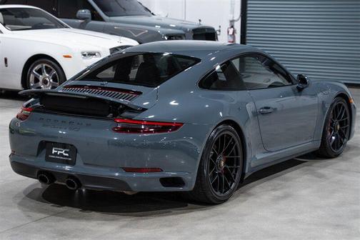 2018 Porsche 911 Carrera GTS