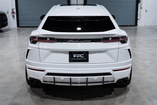 2019 Lamborghini Urus 