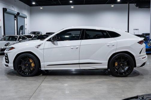 2019 Lamborghini Urus 