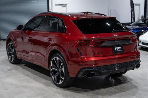 Matador Red Metallic 2024 Audi RS Q8 4.0T