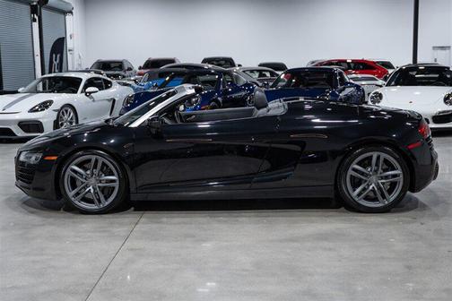 Phantom Black Pearl Effect 2014 Audi R8 4.2 Spyder quattro