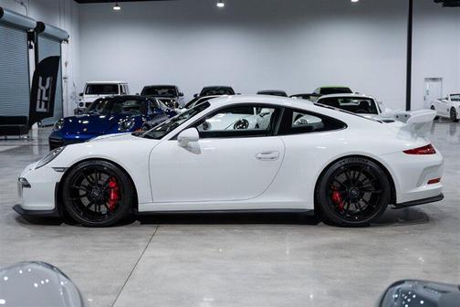 White 2015 Porsche 911 GT3