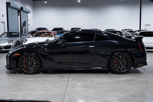 Jet Black Pearl 2021 Nissan GT-R Premium Dual-clutch 6-Speed Transmission