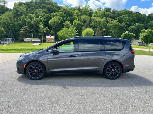 2018 Chrysler Pacifica Touring-L