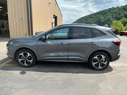 2023 Ford Escape ST-Line Elite