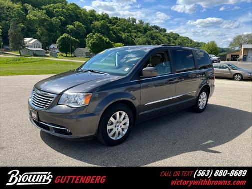 2016 Chrysler Town & Country Touring