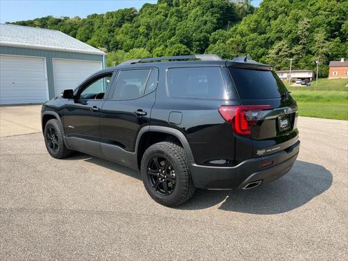 2023 GMC Acadia AWD AT4
