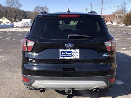 Photo 4 of 26 of 2017 Ford Escape SE
