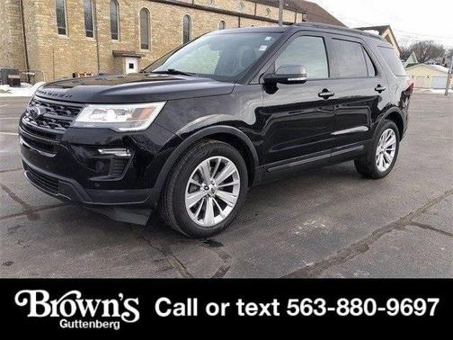 Photo 1 of 30 of 2018 Ford Explorer XLT