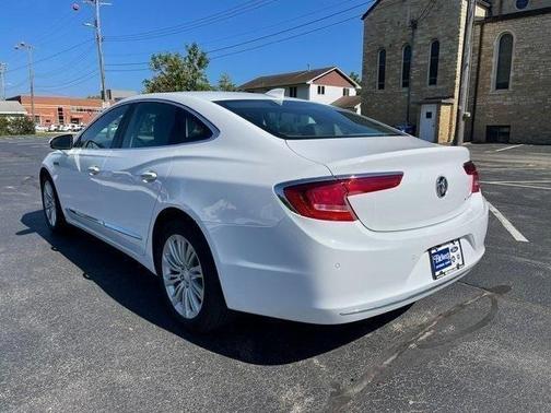 Photo 3 of 29 of 2019 Buick LaCrosse Essence