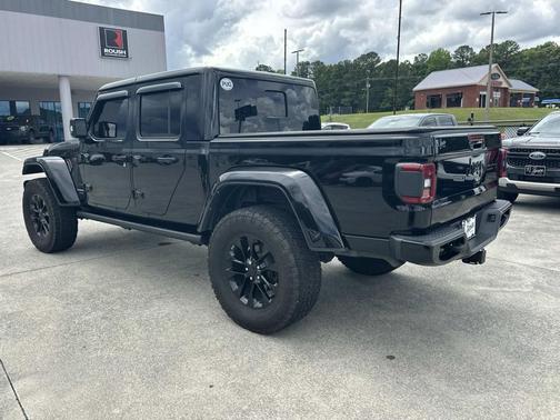 Black Clearcoat 2022 Jeep Gladiator High Altitude 4x4