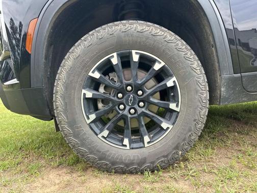Mosaic Black Metallic 2024 Chevrolet Traverse AWD Z71