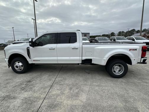 STAR WHITE 2026 Ford F-350 Platinum