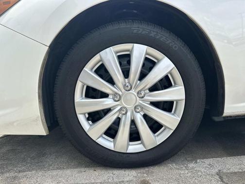 Crystal White Pearl 2022 Subaru Impreza Base