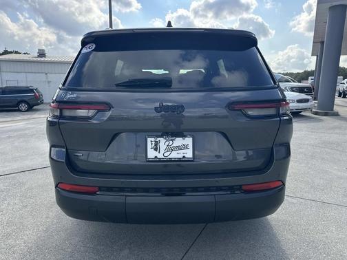 2022 Jeep Grand Cherokee L Altitude