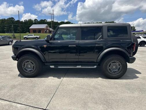 SHADOW BLACK 2024 Ford Bronco Badlands