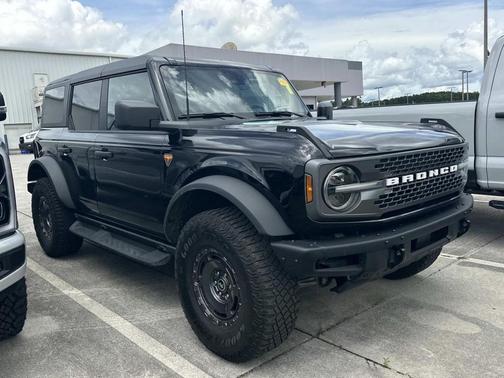 SHADOW BLACK 2024 Ford Bronco Badlands