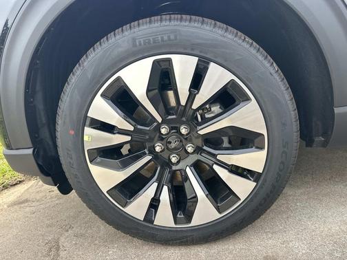 Agate Black Metallic 2026 Ford Explorer Platinum
