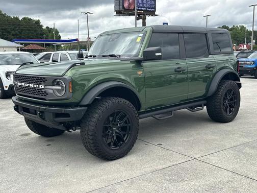 ERUPTION GREEN METALLIC 2022 Ford Bronco Badlands