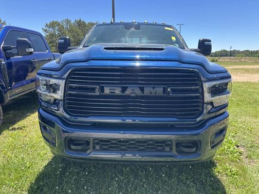 Patriot Blue Pearlcoat 2024 RAM 2500 Laramie Crew Cab 4x4 6'4' Box