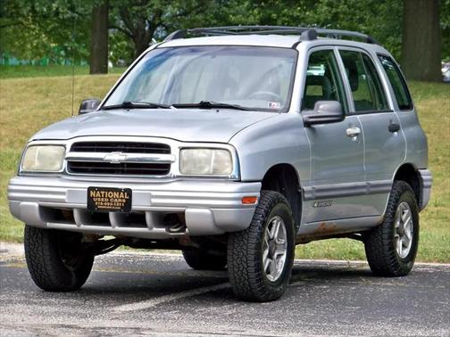 2002 Chevrolet Tracker 4-Door Hardtop 4WD