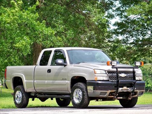 2005 Chevrolet Silverado 2500 LS H/D Extended Cab