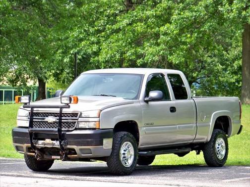 2005 Chevrolet Silverado 2500 LS H/D Extended Cab