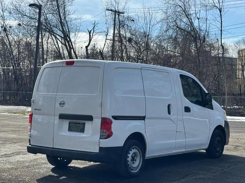 Fresh Powder 2013 Nissan NV200 S