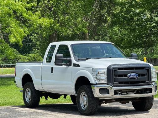 Oxford White 2014 Ford F-250 XL