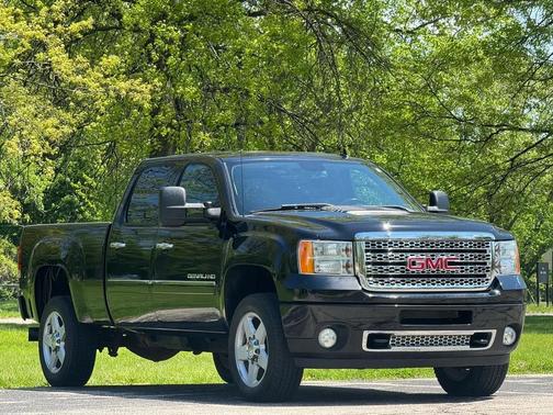Onyx Black 2011 GMC Sierra 2500 Denali