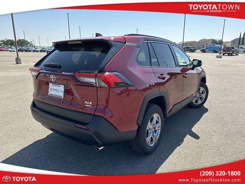 2025 Toyota RAV4 XLE