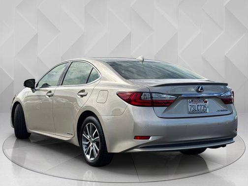 2016 Lexus ES 300h Base
