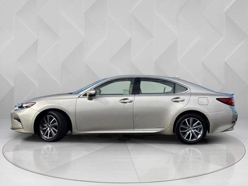 2016 Lexus ES 300h Base