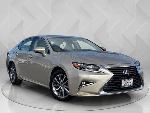 2016 Lexus ES 300h Base
