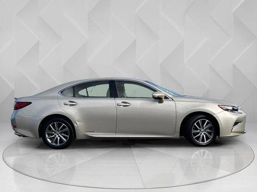 2016 Lexus ES 300h Base