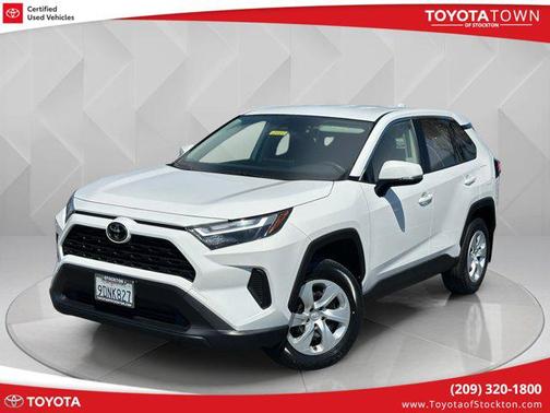 2023 Toyota RAV4 LE