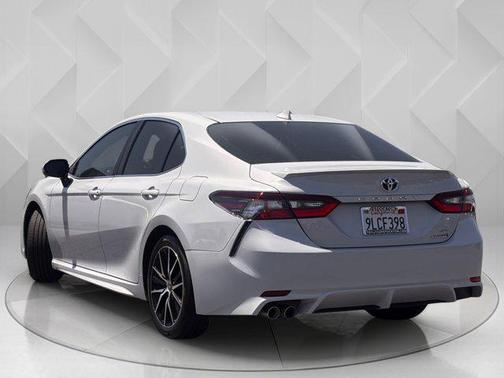2024 Toyota Camry Hybrid SE