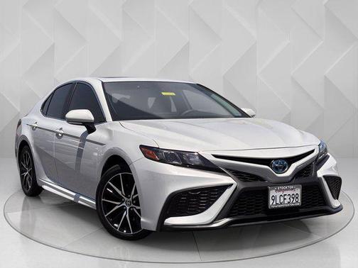 2024 Toyota Camry Hybrid SE