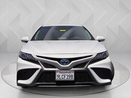 2024 Toyota Camry Hybrid SE