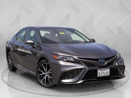 2024 Toyota Camry Hybrid SE