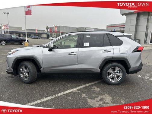 2025 Toyota RAV4 Hybrid LE