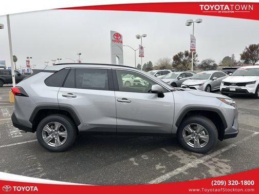 2025 Toyota RAV4 Hybrid LE