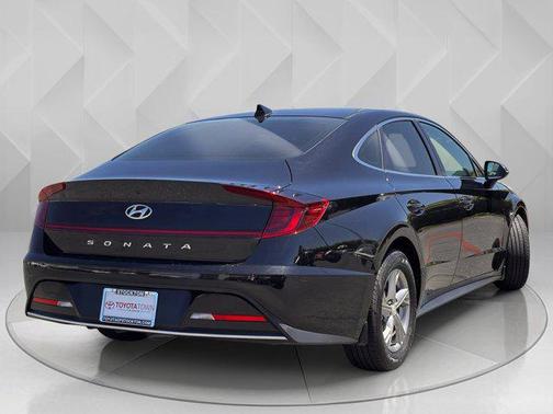 2022 Hyundai SONATA SE