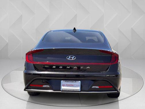 2022 Hyundai SONATA SE