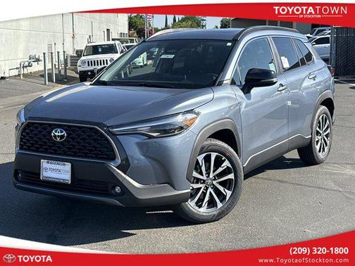 2025 Toyota Corolla Cross XLE